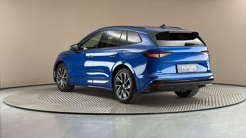 Škoda Enyaq 82 kWh AUT 80x Sportline - fotka 2 z 33