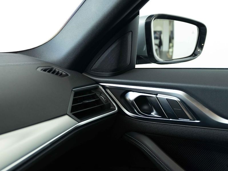 BMW i4 eDrive40 Gran Coupé - fotka 16 z 21