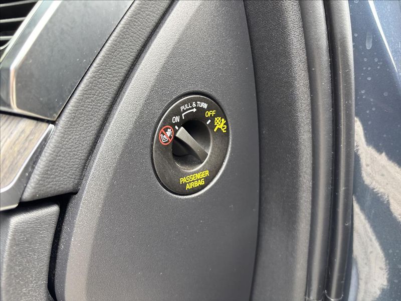 Volvo XC90 2,0 B5 AWD Plus Dark - fotka 20 z 46