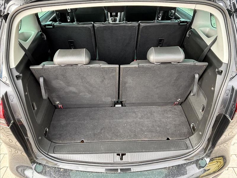 Opel Zafira 2,0 CDTi Ecoflex 125kW 7MÍST - fotka 14 z 28