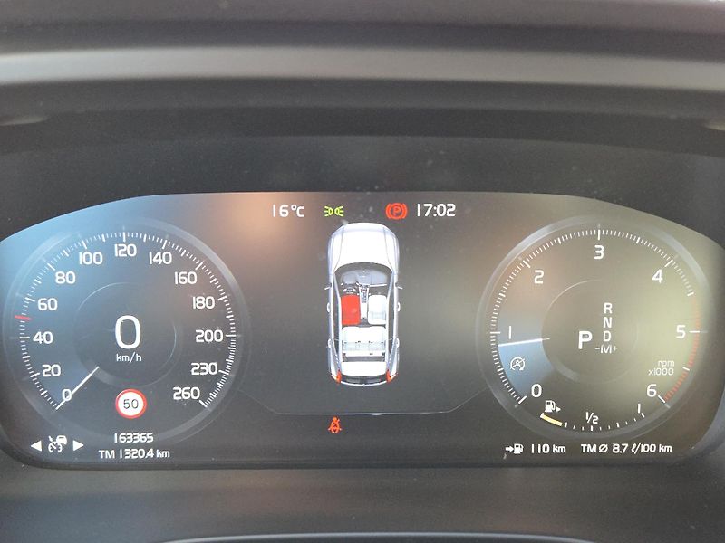 Volvo XC40 (2019) 2,0D3 1.majitel - fotka 10 z 11