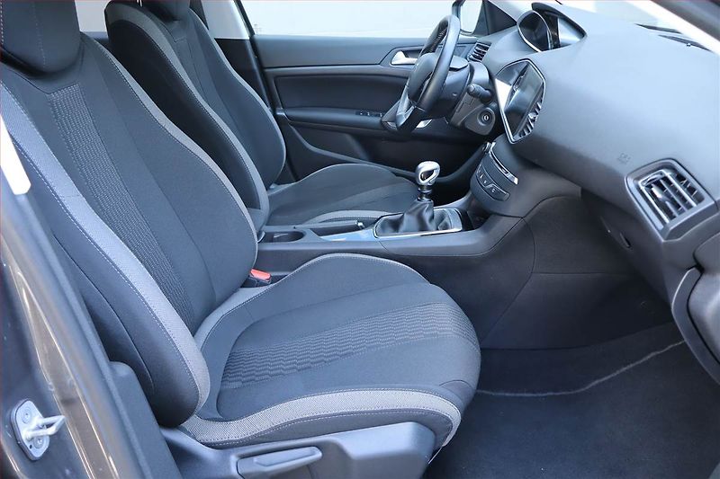 Peugeot 308 (2016) 1.6 BlueHDi, Serv.kniha - fotka 9 z 22