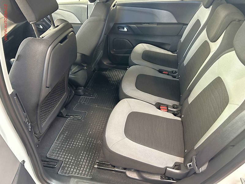 Citroën C4 Picasso (2015) 2.0HDi, 1.maj, Navigace - fotka 10 z 17