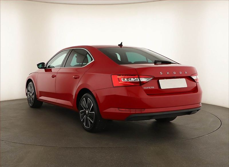 Škoda Superb (2022) 2.0 TDI - fotka 4 z 21