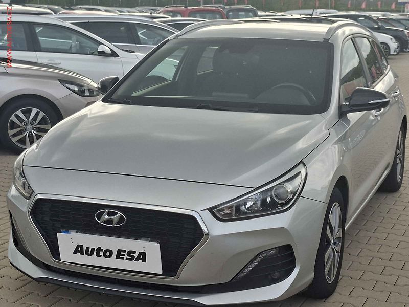 Hyundai i30 (2018) 1.4 TGDi, 2.maj,ČR, AC, tempo - fotka 3 z 19
