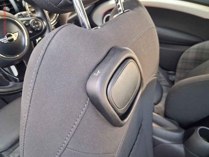 Mini Cooper (2017) 1.5i, LED, AC, temo - fotka 11 z 14