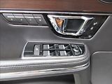 Jaguar XJ 3,0 V6, 4x4, Panorama, Nové ČR - náhled 24