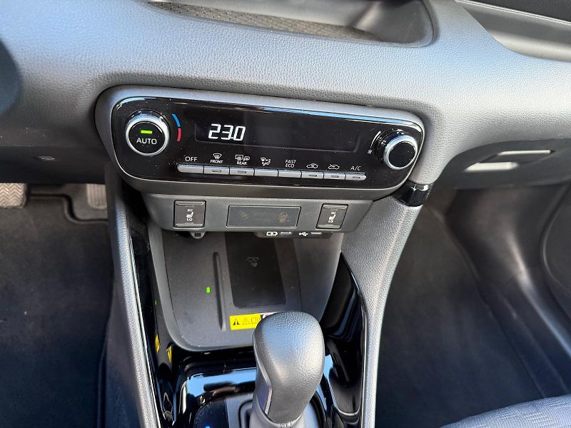 Toyota Yaris 1.5 HSD e-CVT Style - fotka 22 z 27