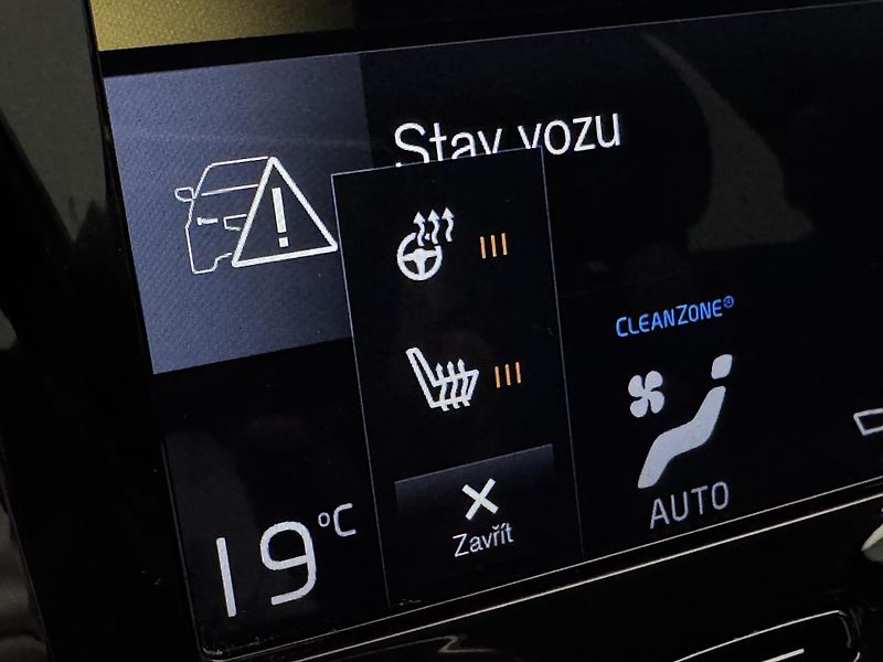 Volvo S90 T6 AWD MOMENTUM AUT 1.maj - fotka 43 z 53