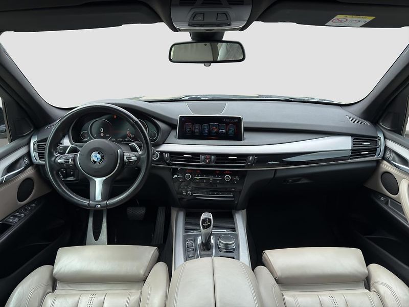 BMW X5 xDrive30d - fotka 4 z 21