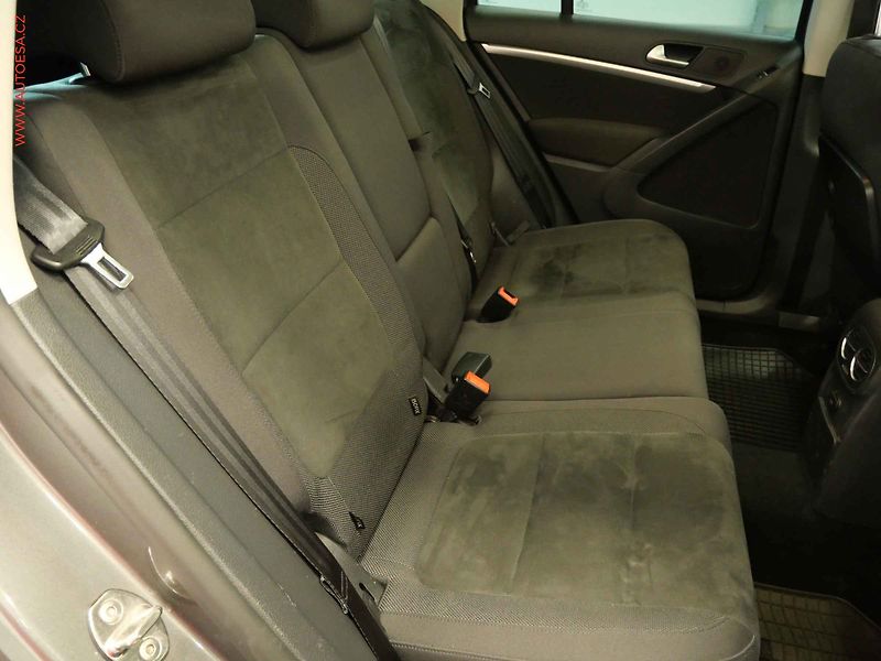 Volkswagen Tiguan (2012) 1.4 TSI, Bixen, panor. - fotka 12 z 21
