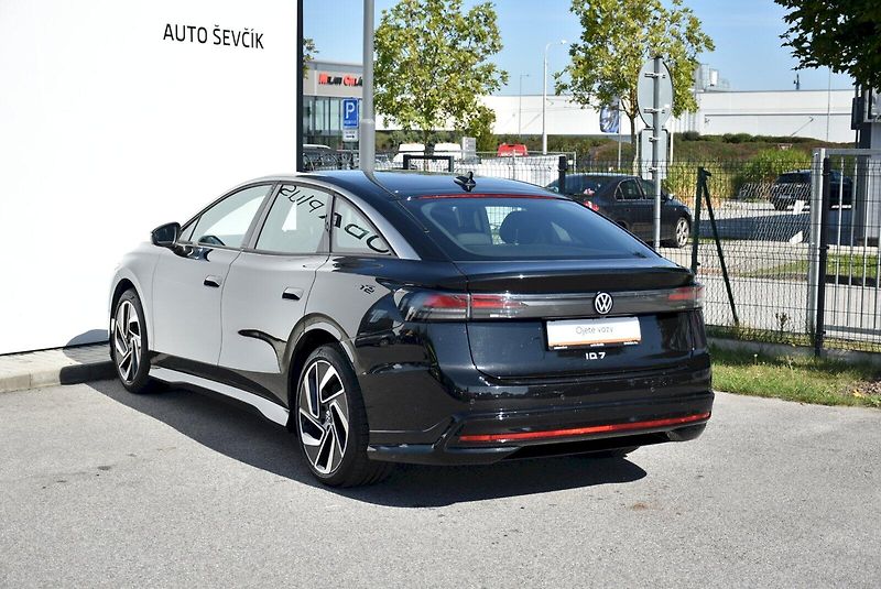 Volkswagen ID.7 (2024) PRO 210kW - fotka 7 z 34