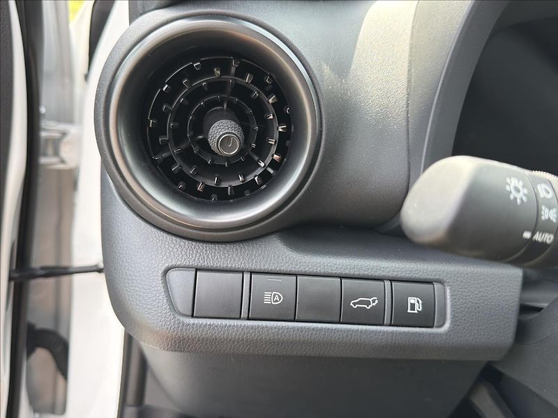 Toyota C-HR 2,0 Hybrid E-CVT AWD GR Sport - fotka 32 z 32