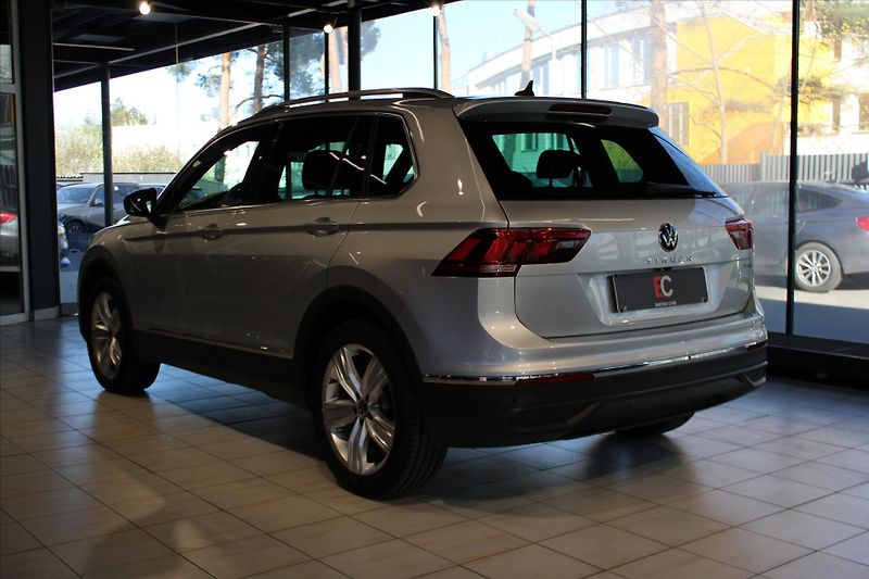 Volkswagen Tiguan TDi DSG 4MOTION IQ.Light/ACC/T - fotka 4 z 33