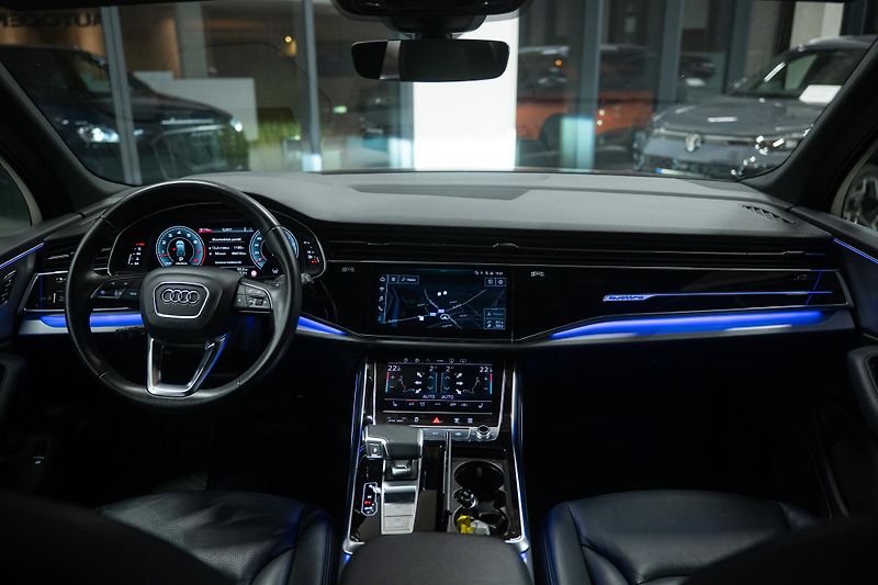 Audi Q7 (2022) S-LINE 55TFSI 250KW 4X4 VZDUCH - fotka 43 z 45