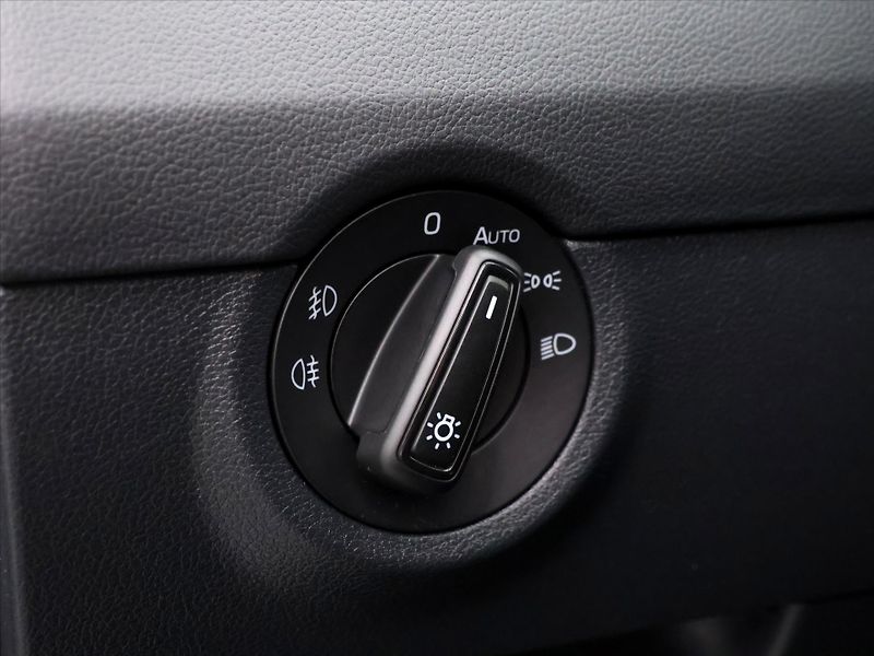 Škoda Octavia RS 2.0 TSI 180kW Challenge - fotka 16 z 32