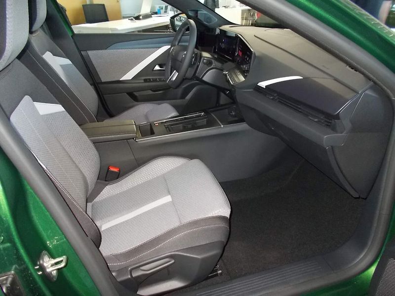 Opel Astra (2026) Nova Edition ST Hybrid 1.2 TUR - fotka 14 z 30