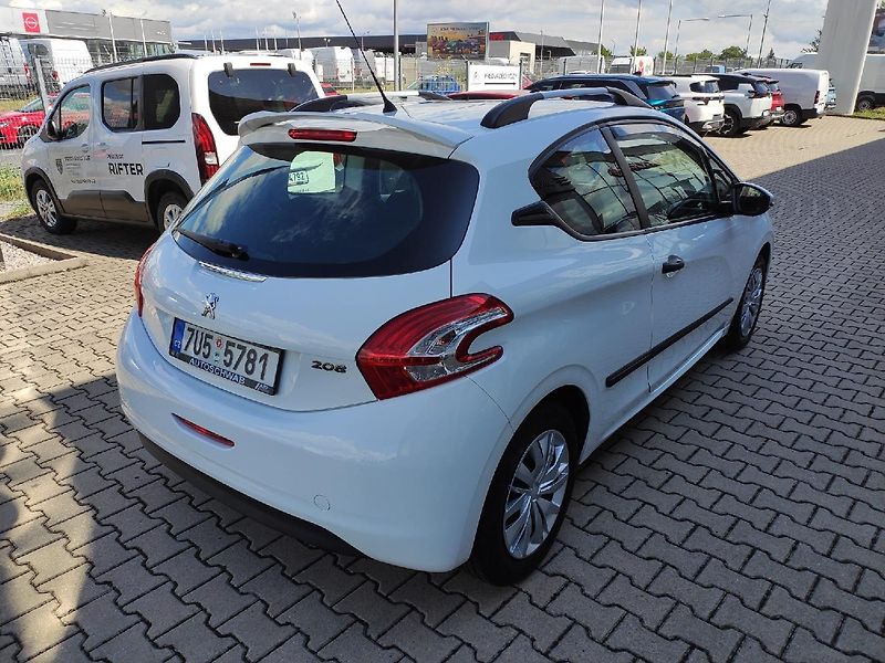 Peugeot 208 (2013) 1.2i 92k MAN5 nové CZ po STK - fotka 4 z 22