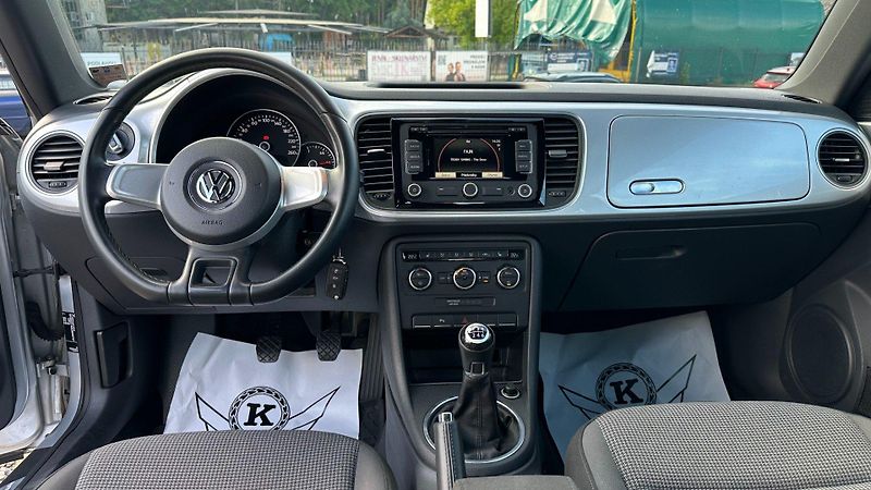 Volkswagen Beetle (2012) 1.2TSI 77kW REZERVOVANO - fotka 22 z 25