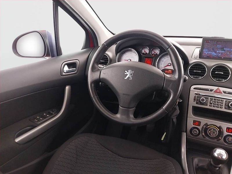 Peugeot 308 (2008) 1.6 HDi, po STK, rezervace - fotka 7 z 21