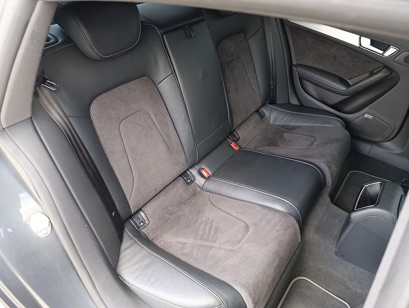 Audi A5 2.0TDI QUATTRO S-LINE ČR  - fotka 17 z 38
