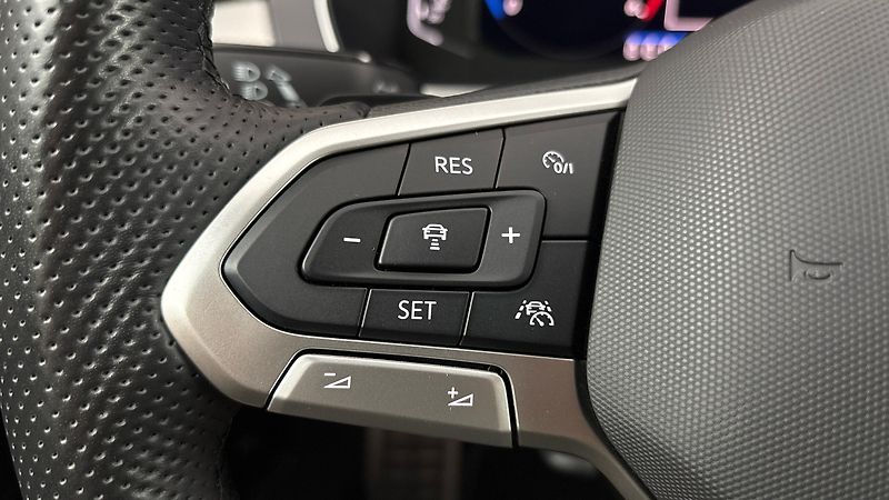 Volkswagen Passat 2.0 TDI DSG 4MOTION R-Line Var - fotka 14 z 29