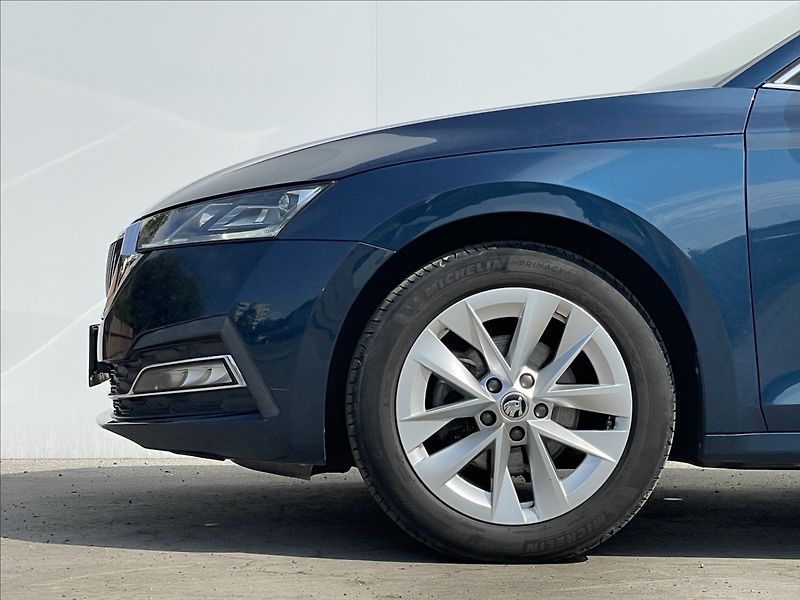 Škoda Octavia 2,0 TDI Combi Style Plus TAŽNÉ - fotka 19 z 23