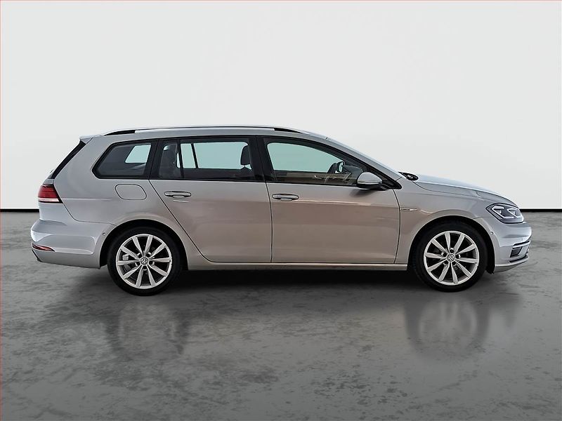 Volkswagen Golf (2018) Highline 1.5 TSI, Serv.kniha - fotka 6 z 19
