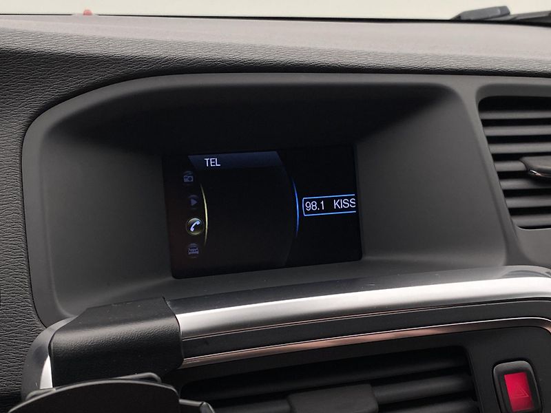Volvo V60 D5 MOMENTUM REZERVACE - fotka 36 z 43