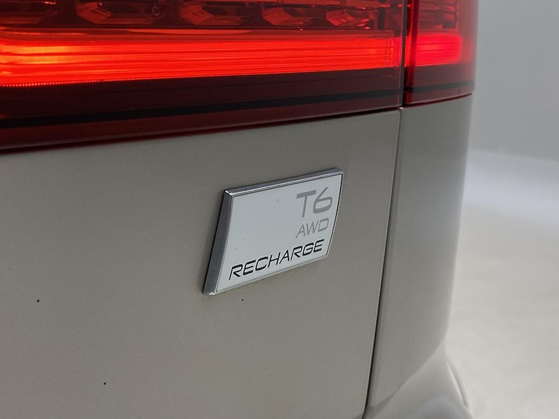 Volvo V60 T6 RECHARGE BRIGHT ULTIMATE CZ - fotka 41 z 65