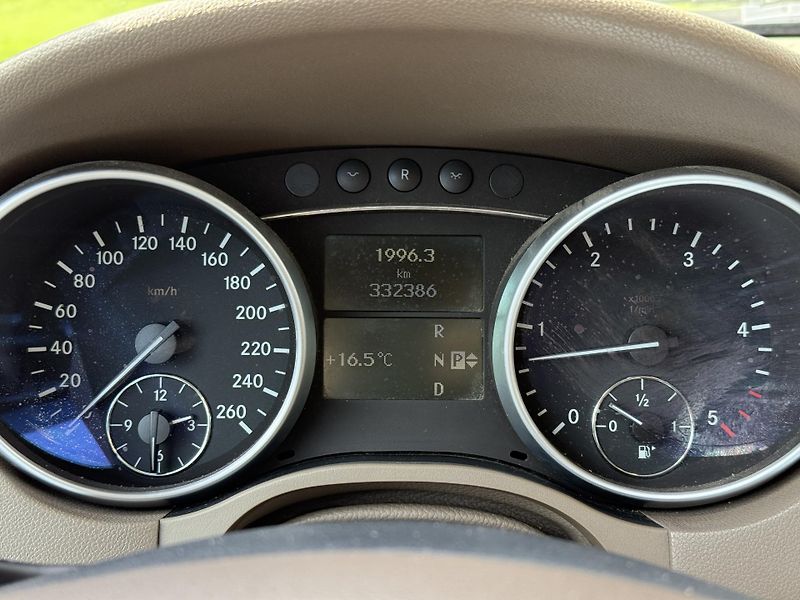 Mercedes-Benz Třídy M (2007) ML 320 CDi 4Matic 165kw - fotka 18 z 20