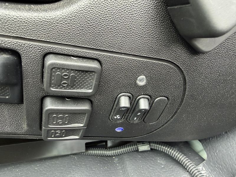 Isuzu F11 (2026) 5.2L, 240k, MT6, Hákový nosič - fotka 14 z 35