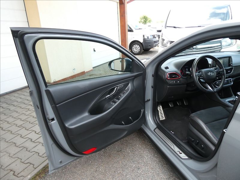 Hyundai i30 2,0 i N 202kW serviska - fotka 20 z 50