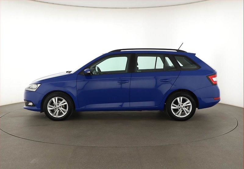 Škoda Fabia (2022) Ambition 1.0 TSI, ČR,1.maj - fotka 3 z 12