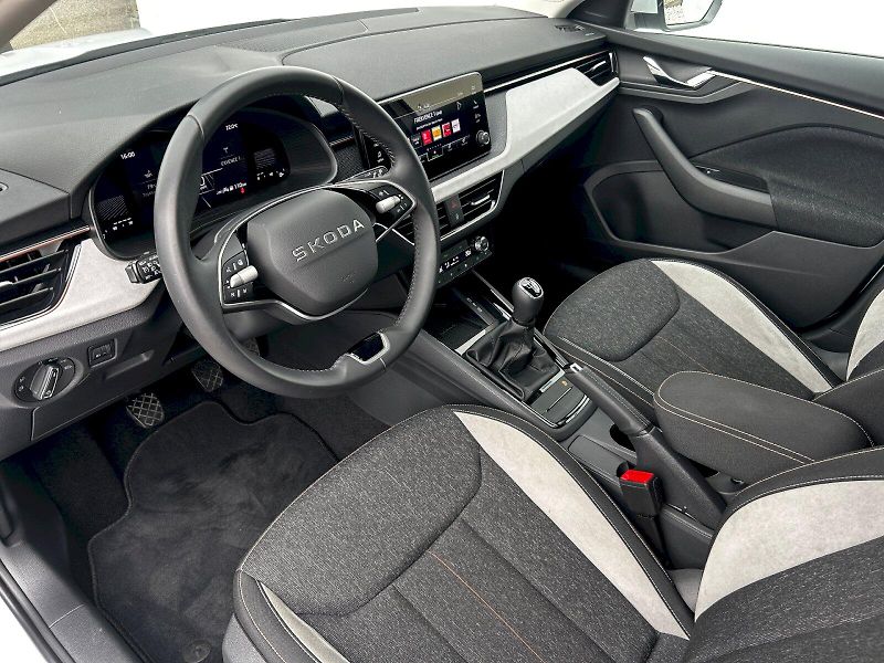 Škoda Scala (2025) 1.0 TSI 85kW MP6 Top Selection - fotka 23 z 34