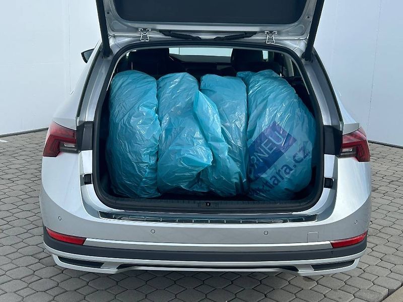 Škoda Octavia Scout 7DSG 4x4 2,0TDI - fotka 24 z 26