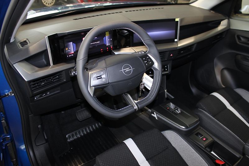 Opel Frontera (2025) Edition Hybrid 1.2 TURBO 81kW - fotka 7 z 20