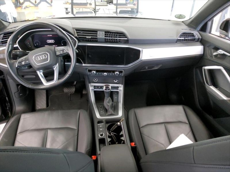 Audi Q3 2,0 TDI 147 KW QUATTRO - fotka 7 z 11