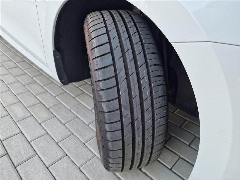 Škoda Octavia 2.0 TDI DSG Style,ČR,1.Maj - fotka 47 z 50