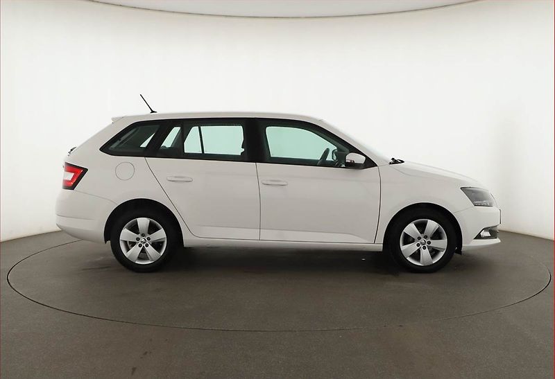 Škoda Fabia (2018) Ambition Plus 1.0 TSI - fotka 6 z 12