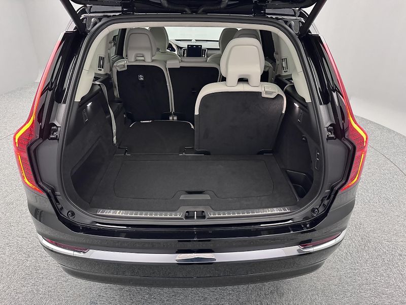 Volvo XC90 (2026) B5 AWD AUT BRIGHT ULTRA 7 míst - fotka 23 z 26