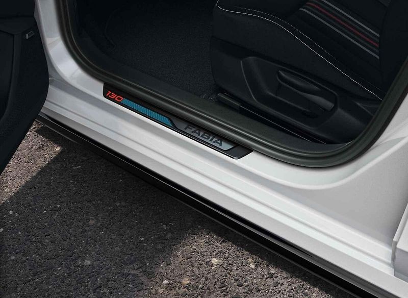 Fabia 130 se vizuálně odlišuje jen spojlery.