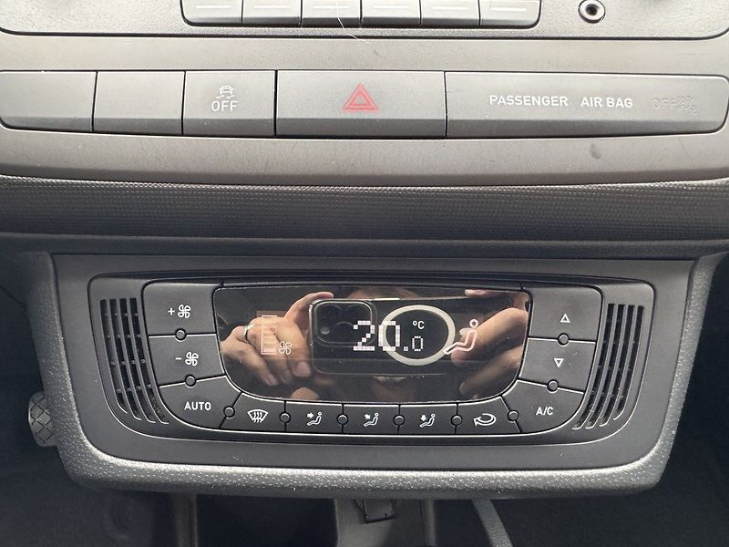Seat Ibiza (2014) 1.4i 16V Navi Digi Klima - fotka 11 z 50