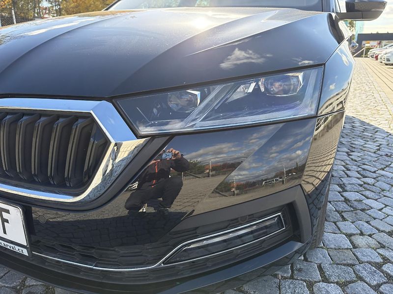 Škoda Octavia (2023) STYLE PLUS iV PLUG-IN-HYBRID - fotka 3 z 33