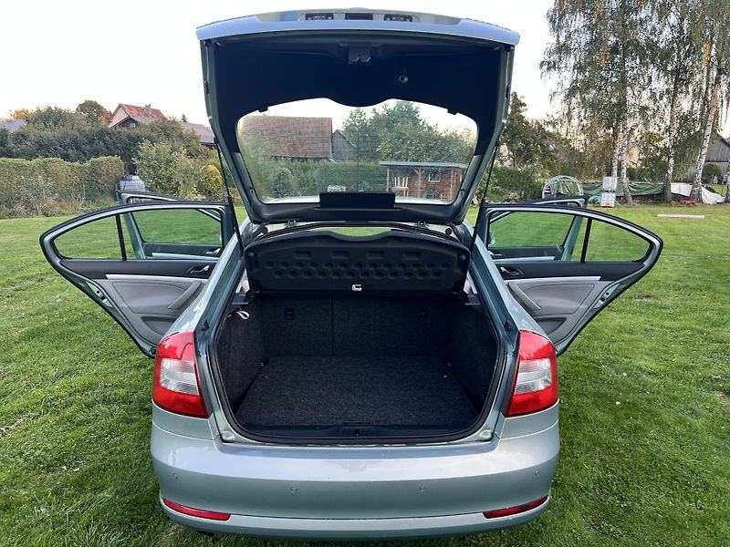 Škoda Octavia 1.6TDI 77KW,DIGIKLIMA,WEBASTO - fotka 28 z 45