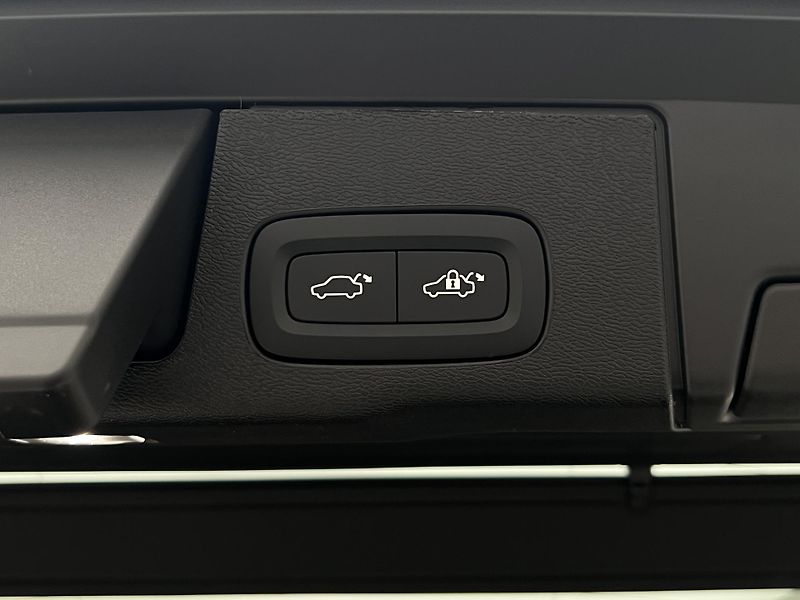 Volvo XC60 (2026) T6 AWD PLUS BRIGHT AUT - fotka 17 z 51