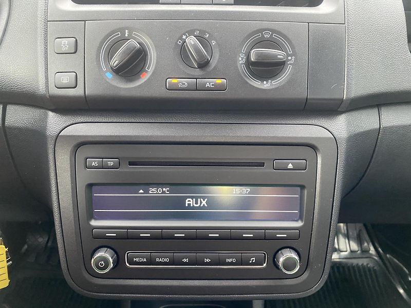 Škoda Fabia 1.2i 1x MAJ.- 84 000 KM - fotka 15 z 30