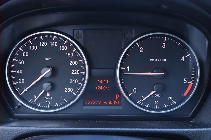 BMW Řada 3 (2010) 320 d xDrive, 4X4, Automat - fotka 11 z 24