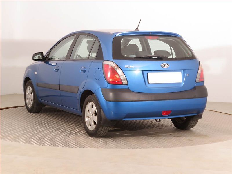 Kia Rio (2009) 1.4 16V, po STK, jezdí výborně - fotka 4 z 15
