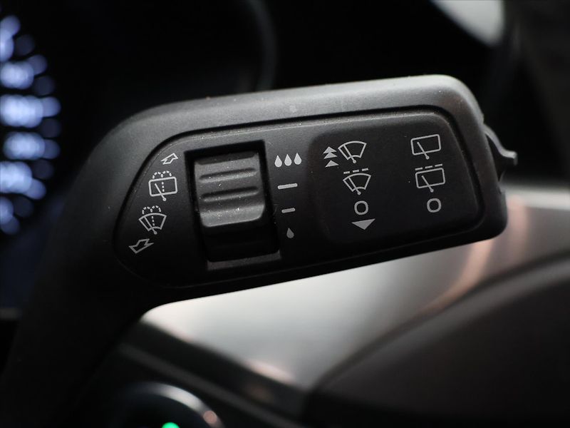 Ford Focus 2,0 TDCI 110kW Titanium LED - fotka 20 z 33